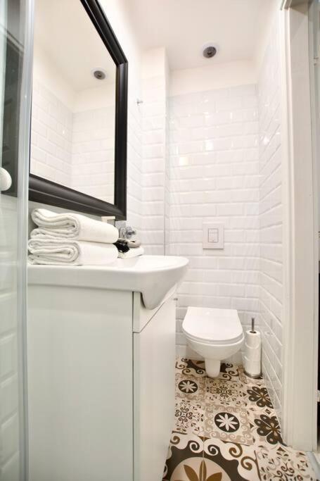Standard Apartment By Hi5-St. King Mini Studio Budapeste Exterior foto