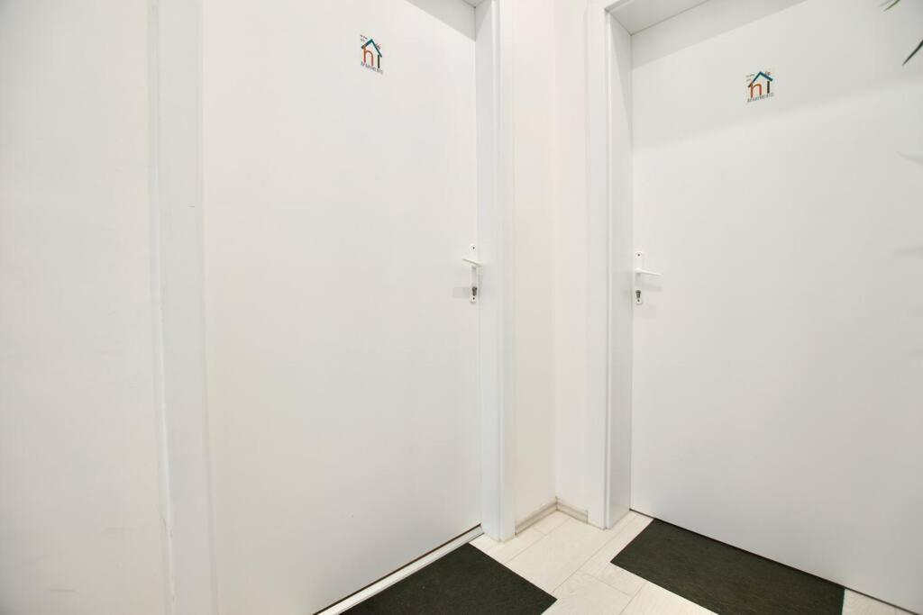 Standard Apartment By Hi5-St. King Mini Studio Budapeste Exterior foto